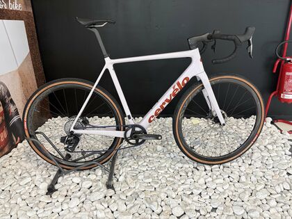 R5 CX
